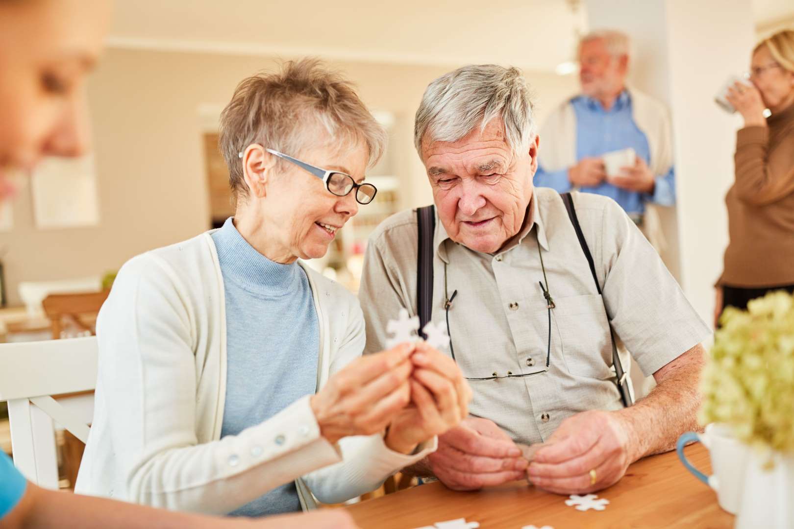 Dementia Care at Home vs. Nursing Home Care Which Is Better? Haisey